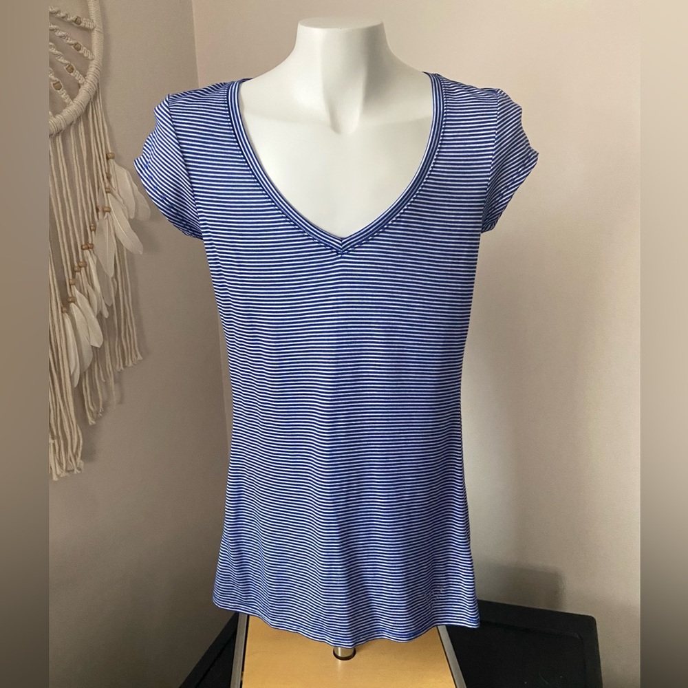 Guess Women’s Blue Fitted Cap Sleeve Top Size Small